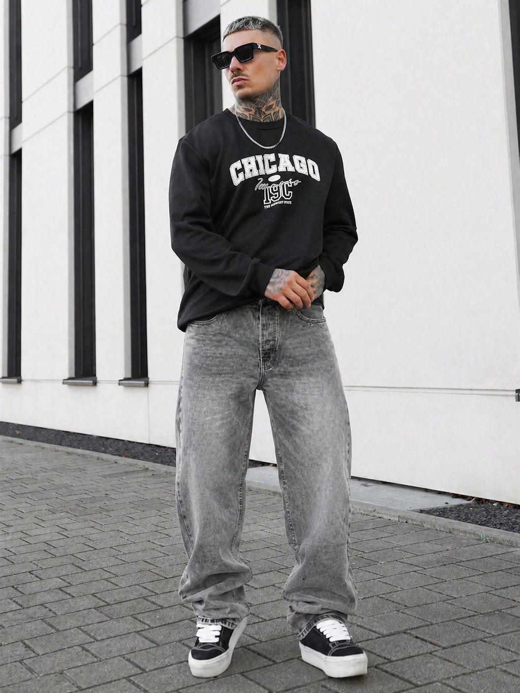 Comfortable Casual Men's Distressed Washed Gray Jeans for Daily Fashion and Commute