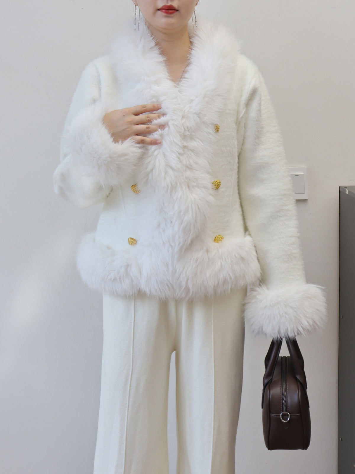 Long sleeved V-neck cardigan jacket for women
