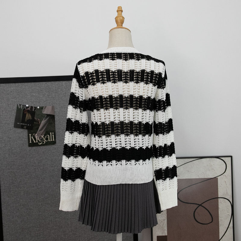Striped round neck long sleeved pullover top