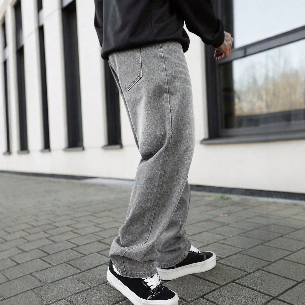 Comfortable Casual Men's Distressed Washed Gray Jeans for Daily Fashion and Commute