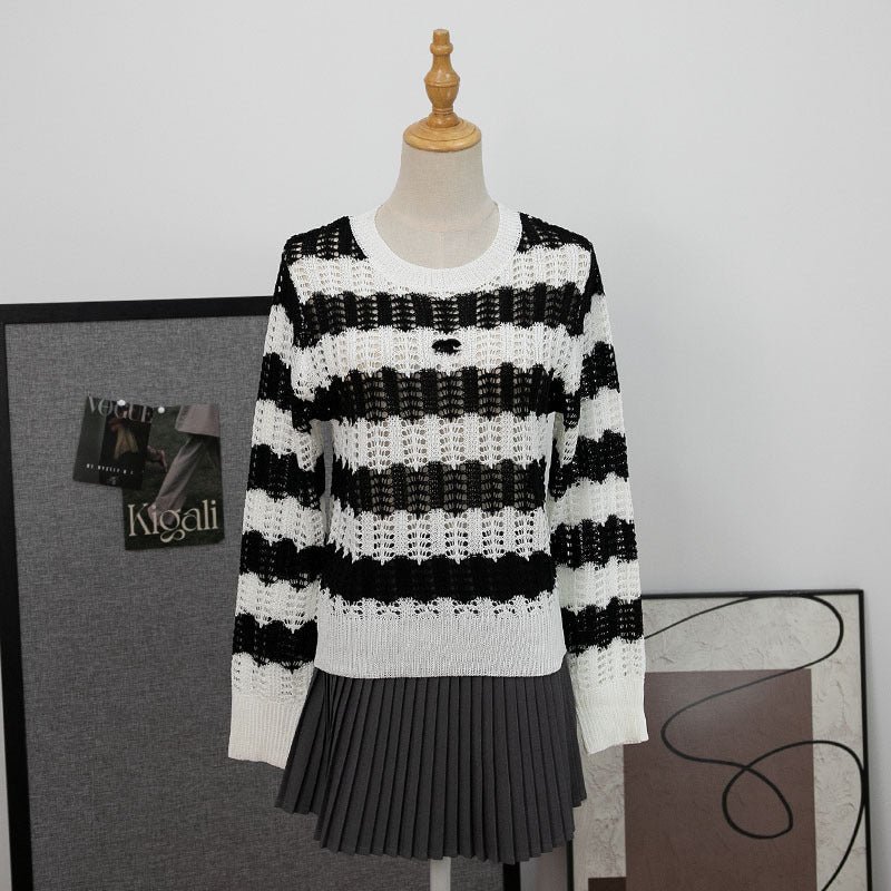 Striped round neck long sleeved pullover top