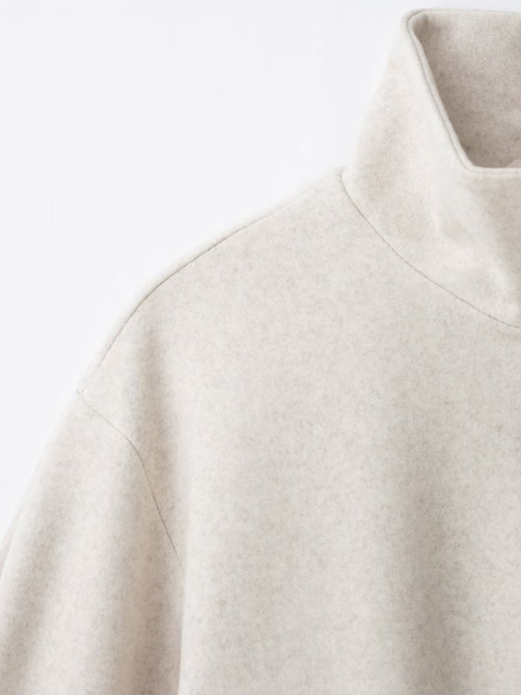 Stand up collar long sleeved zipper jacket
