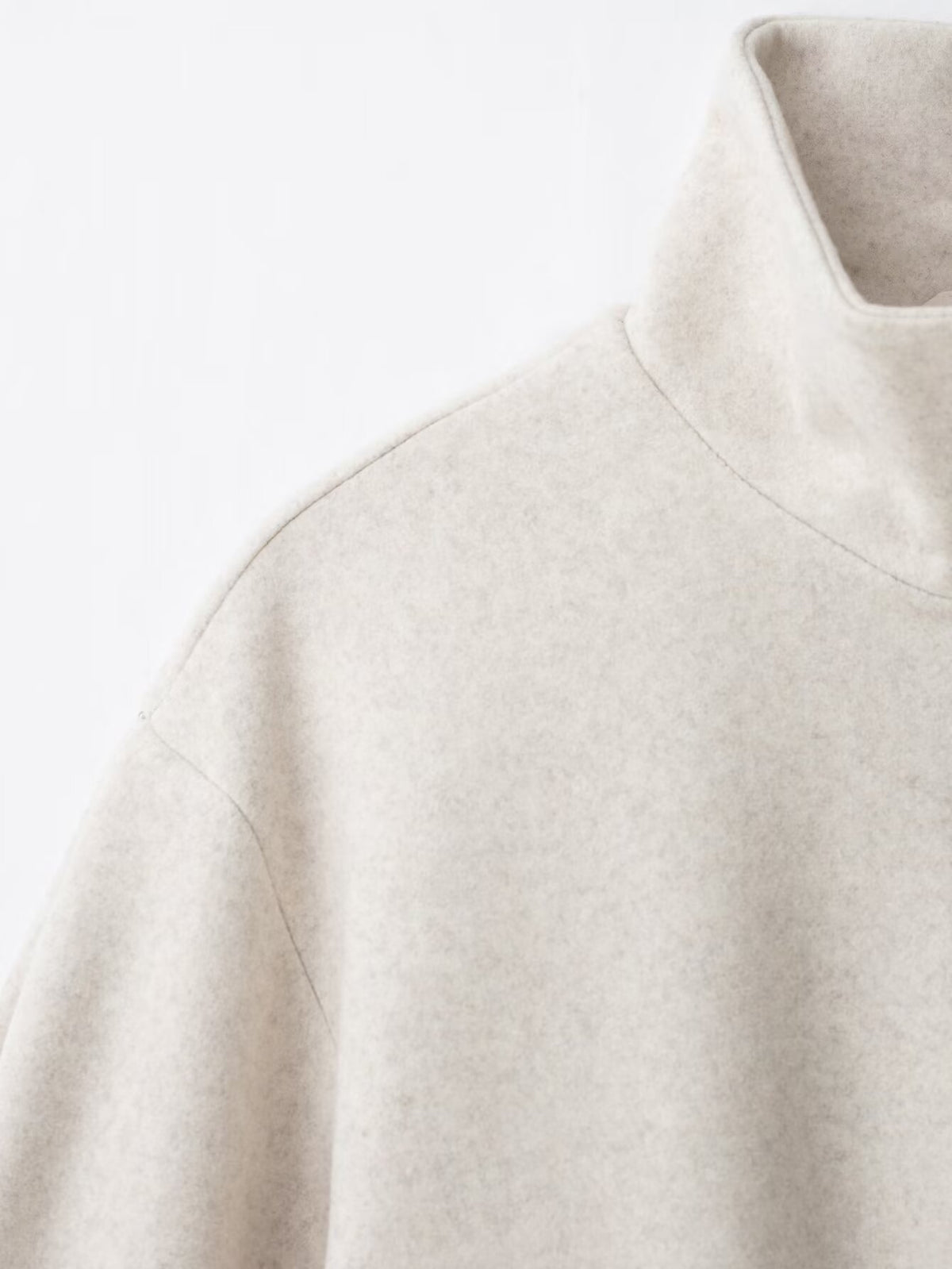 Stand up collar long sleeved zipper jacket