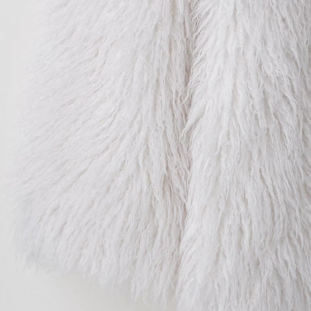 Long V-neck long sleeved jacket