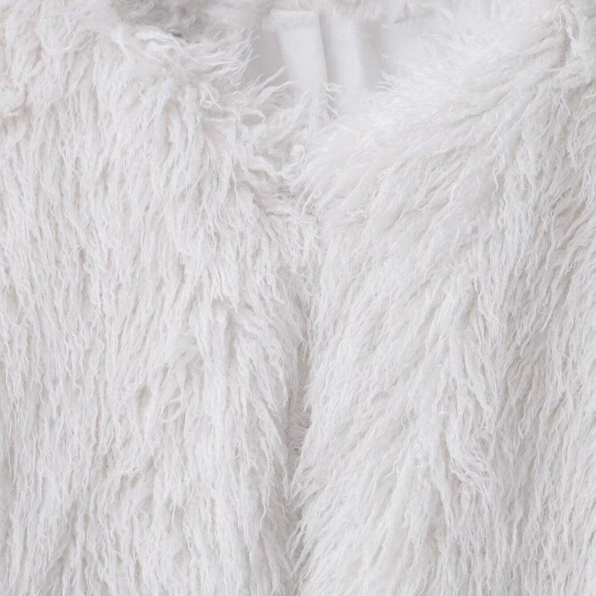 Long V-neck long sleeved jacket